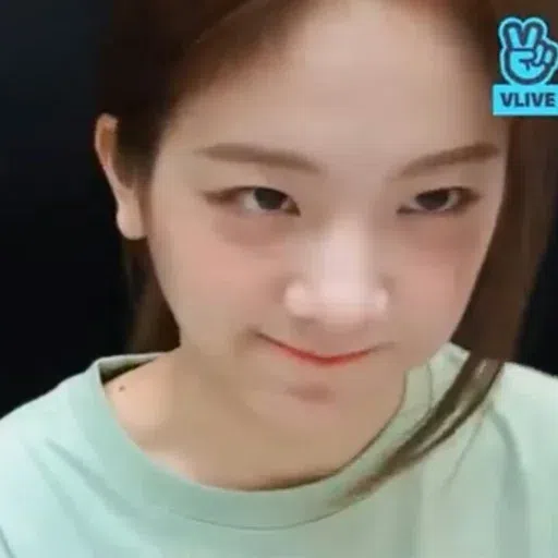 /Gyuri - Sticker 15