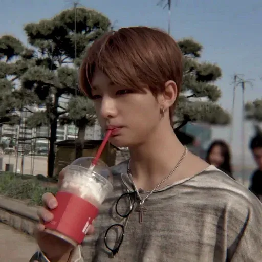Hwang julid - Sticker 10