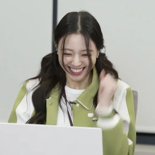 Yuna - Sticker 27