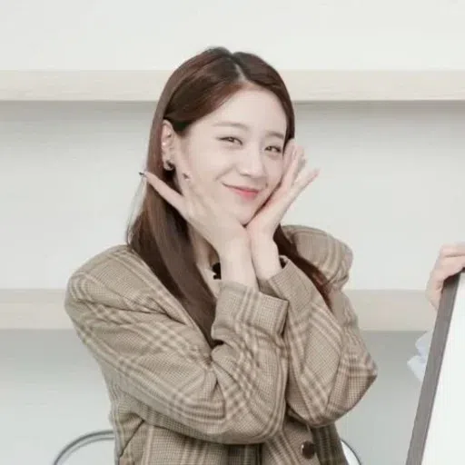 /Gyuri2 - Sticker 17