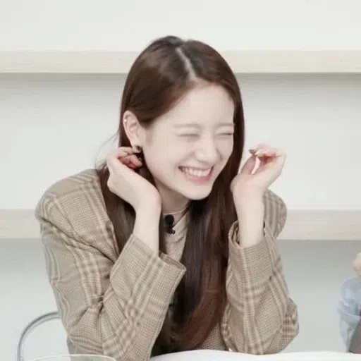 /Gyuri2 - Sticker 15